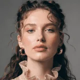Portrait of Hannah R.